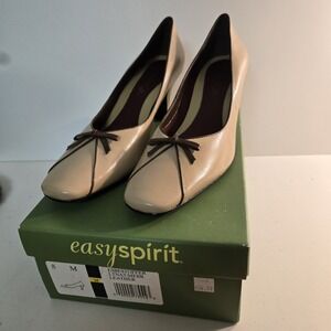 Easy Spirit Size 8 M‎ Beige Nude Leather Round Toe Smartshoe Pumps NEW